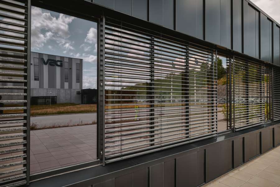 Environmentally friendly logistics building clad with façade cassettes, Hedelandsvej 28B, 2640 Hedehusene, Denmark